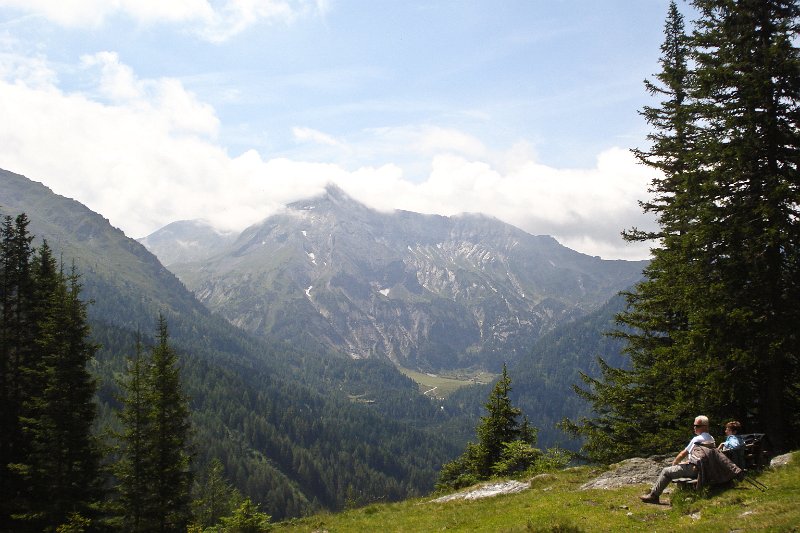 18 noch ein Blick zur Ursprung Alm im Hintergrund die Steirische Kalkspitze.JPG